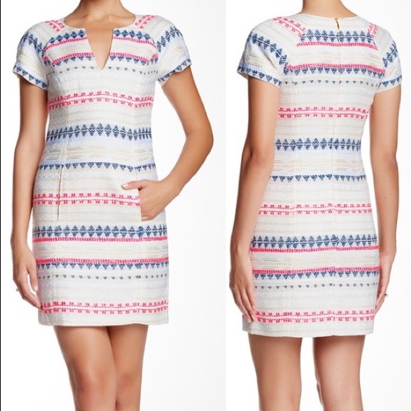 Trina Turk Dresses & Skirts - Trina Turk Angela Tweed Shift Dress Short Sleeve